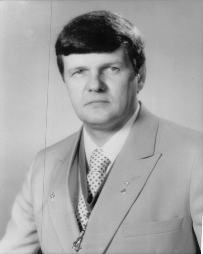 Thomas M Ledbetter
