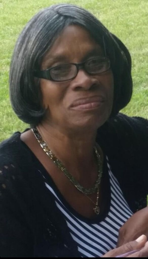 Letecia   Adams