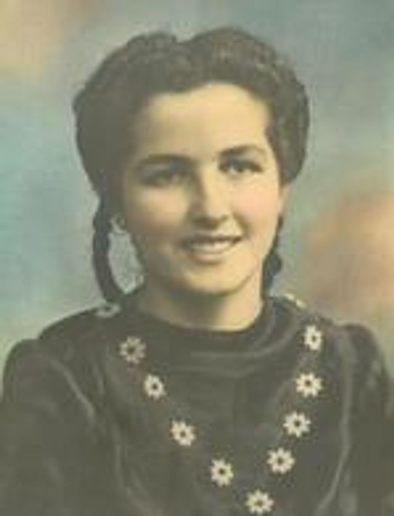 Ettorina  Carioti