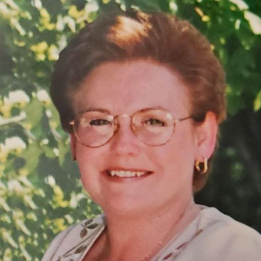 Lisa (Davis) Pugh Profile Photo