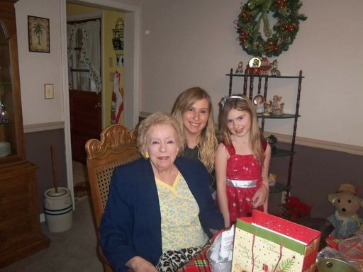 Loretta Rogers photo gallery thumbnail 122 of 126