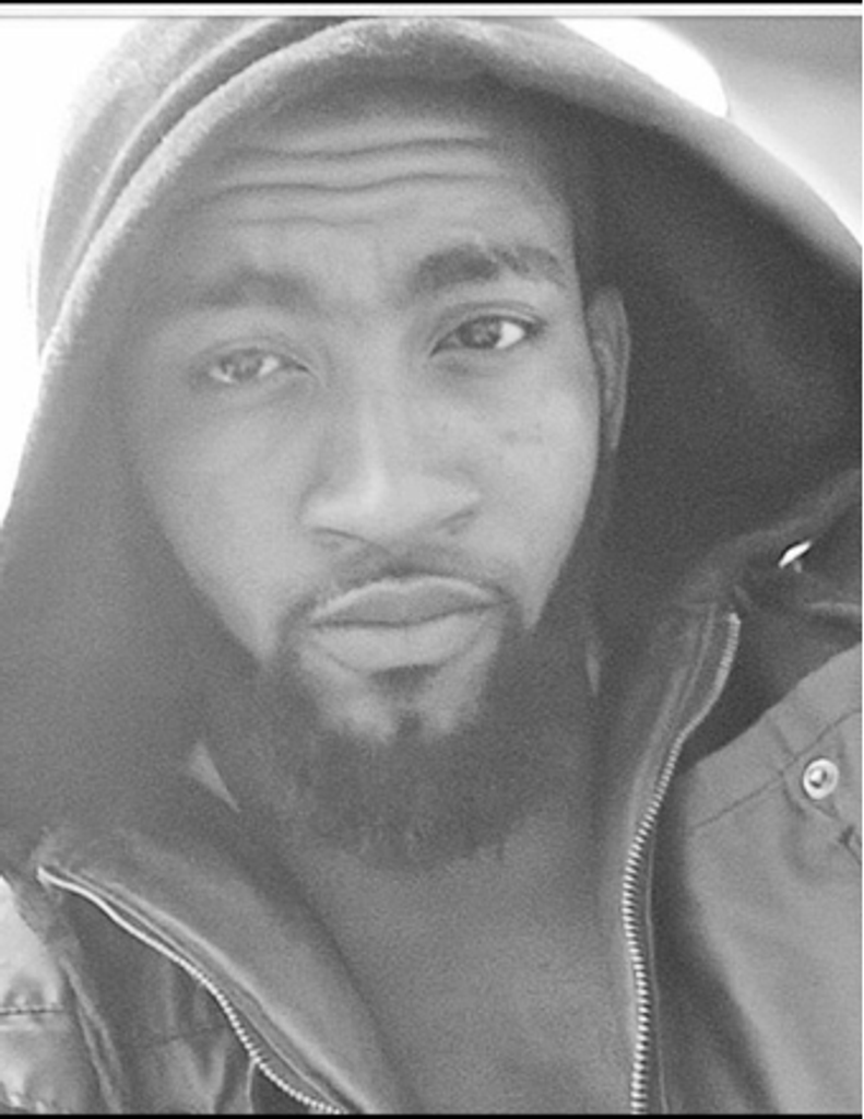 Damian Domonique Robertson