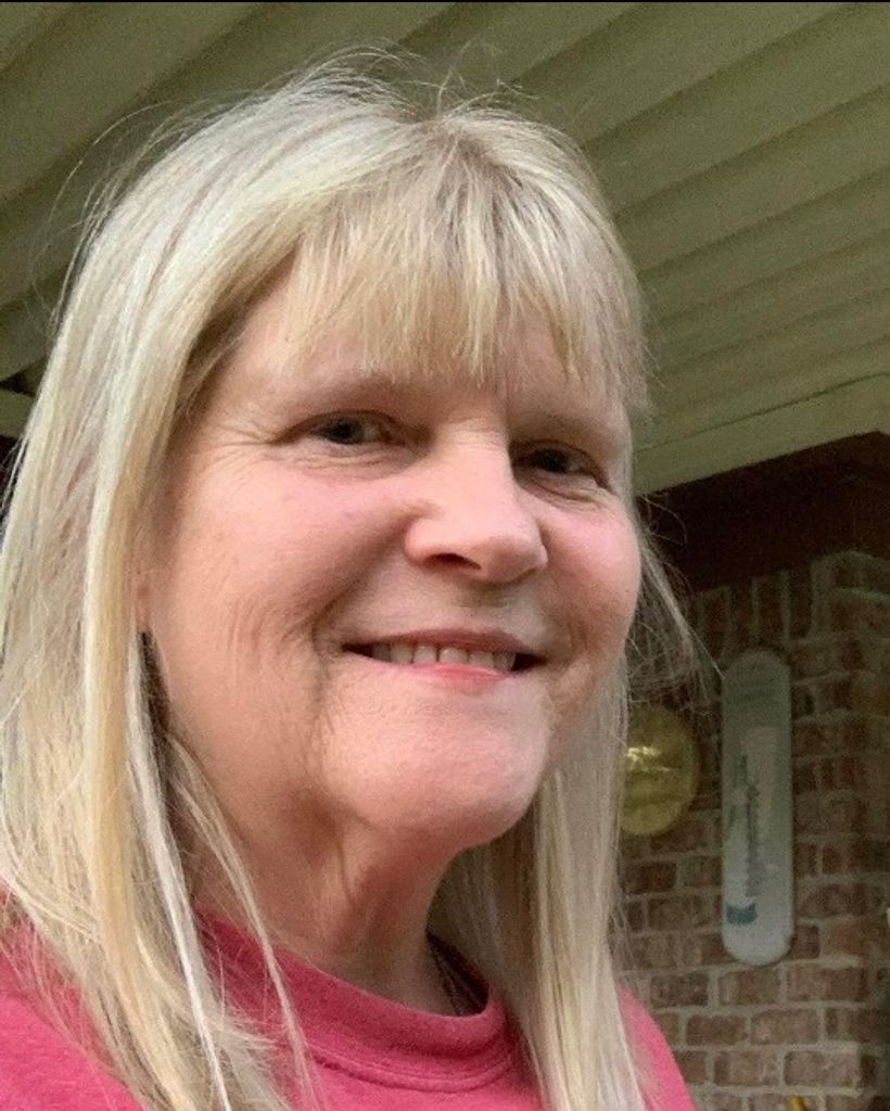 Roxanne Radwan Howard Profile Photo