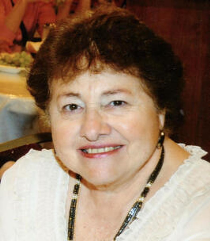 Olga Manuelyan Profile Photo