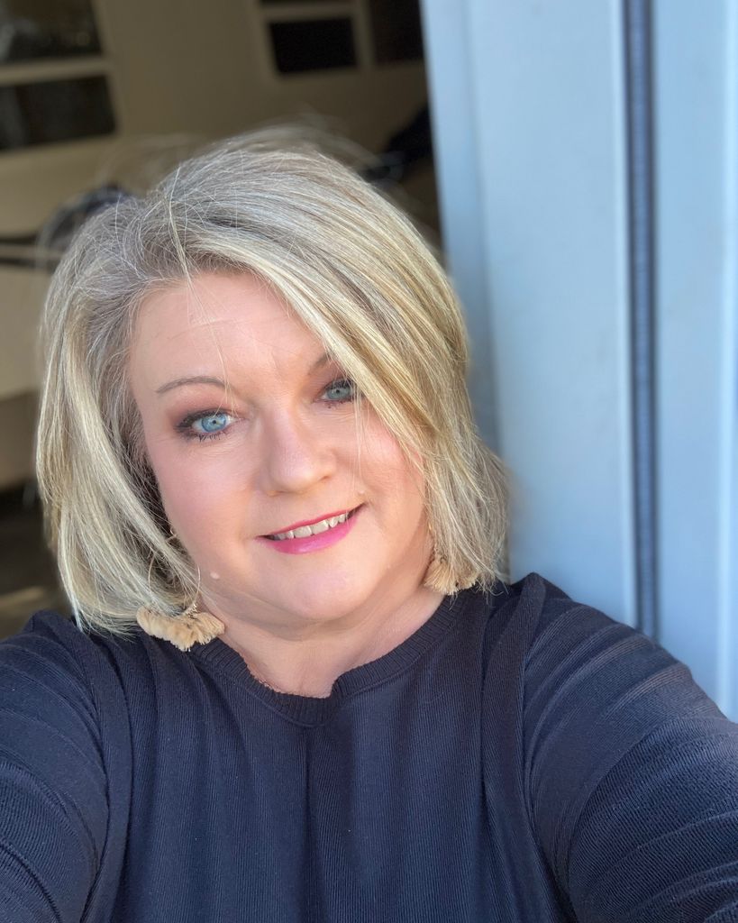 Dana Mikes Profile Photo