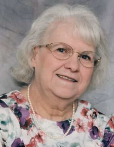 Carolyn Perry photo gallery thumbnail 1 of 2