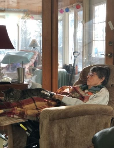 Carolyn Guay photo gallery thumbnail 1 of 13