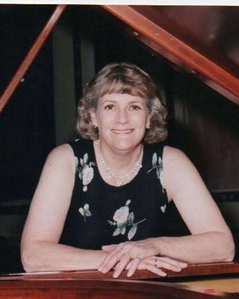 Sarah Dau Benton