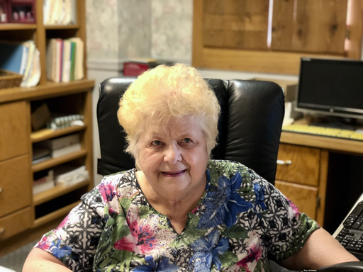 Carolyn J. (Bergstrom)  Bohl photo gallery thumbnail 20 of 133