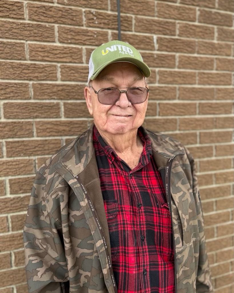 Eddie "Ed" McMillan