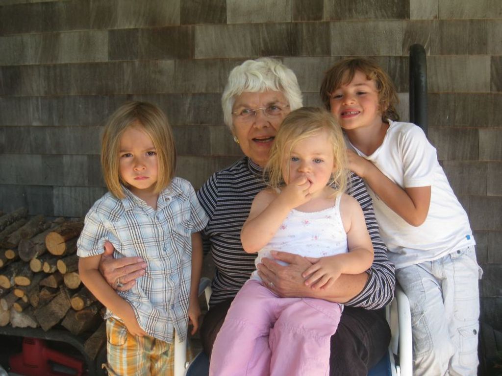 Diane B (Prouty)  Vines