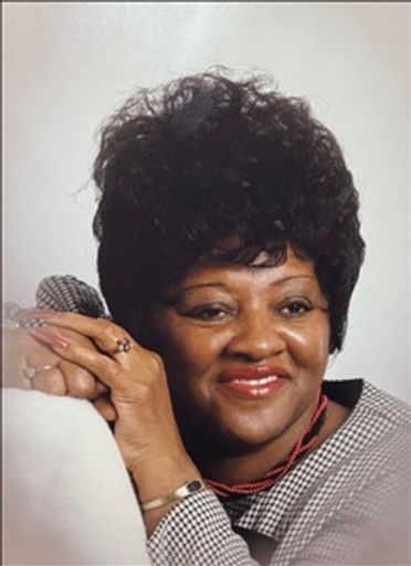 Lady Tonsie Bell Hunter's obituary image