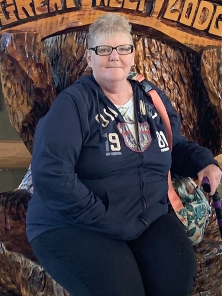 Theresa Lynn Burchett Profile Photo