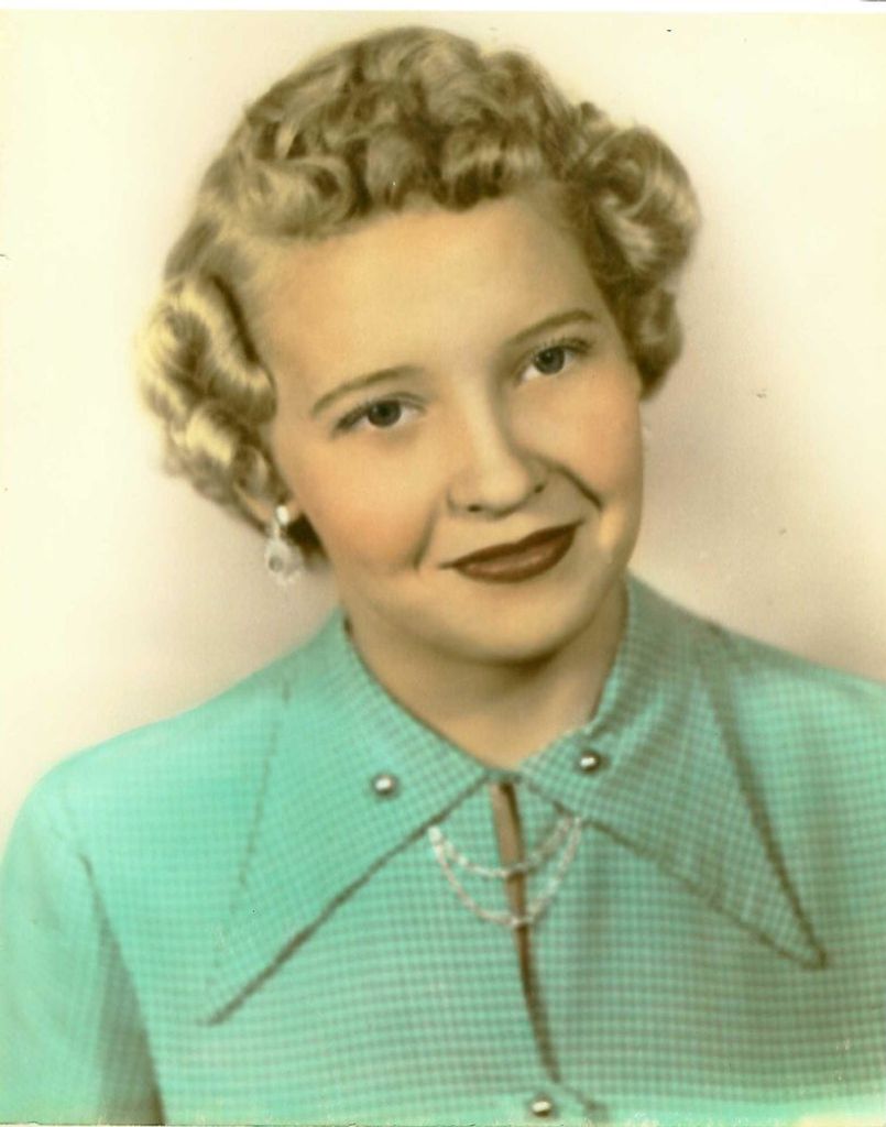 Lola  Gillette