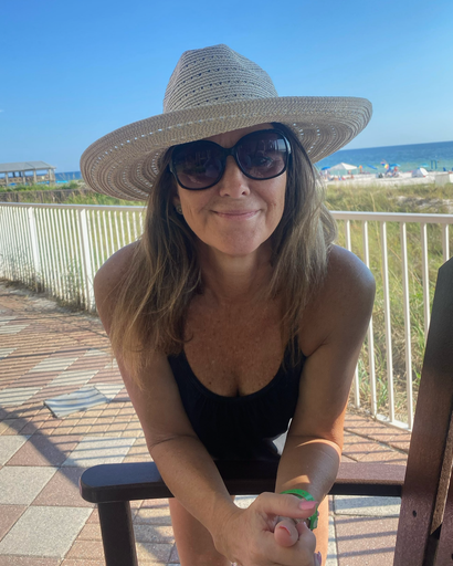 Lora Hahn's obituary image