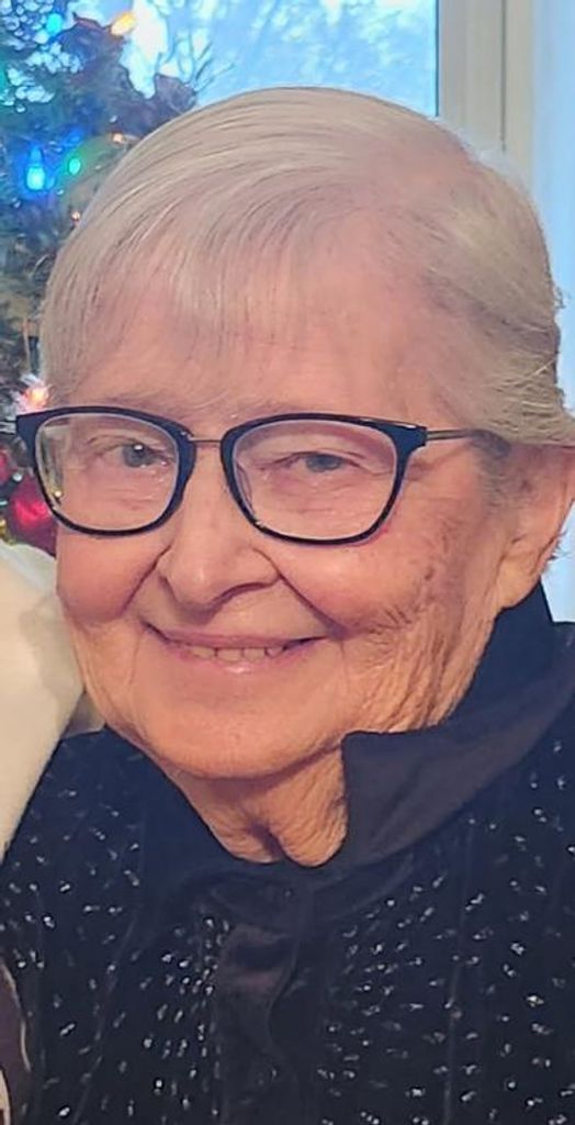 Maxine Pettit Profile Photo