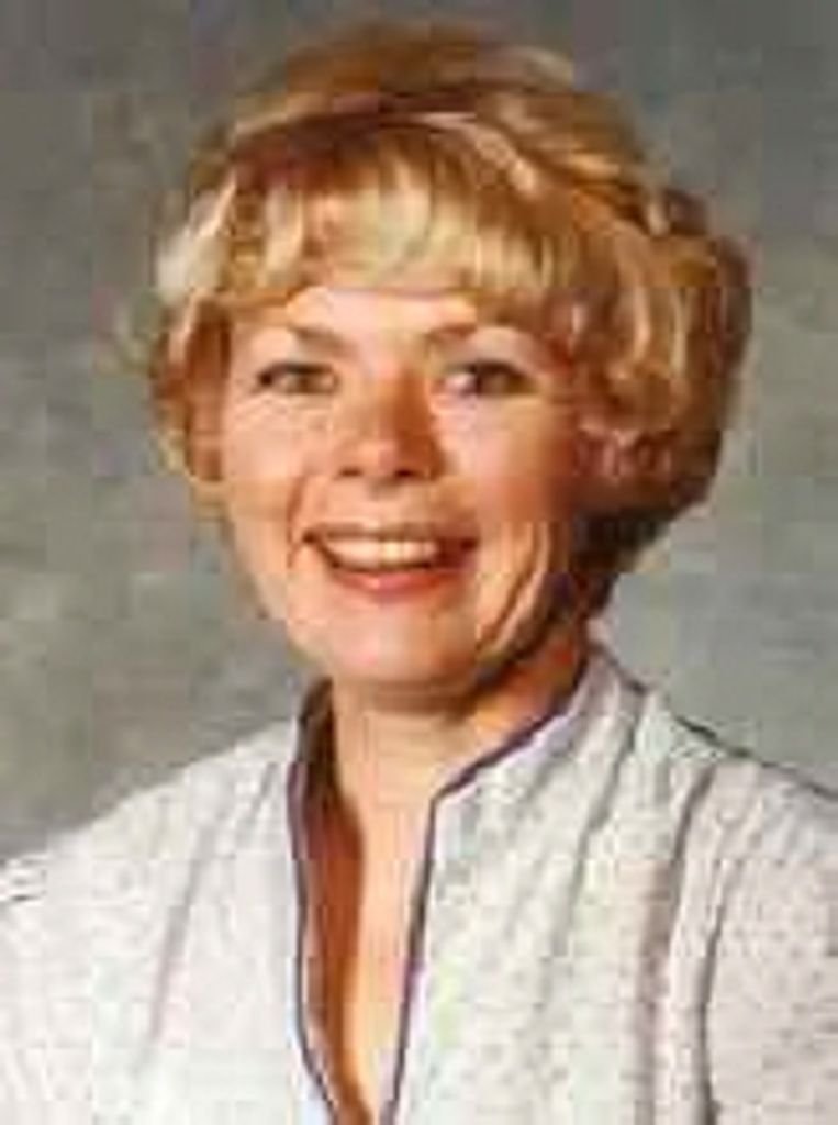Mary E Kamper