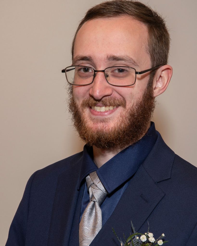 Garrett Criss Maus Profile Photo