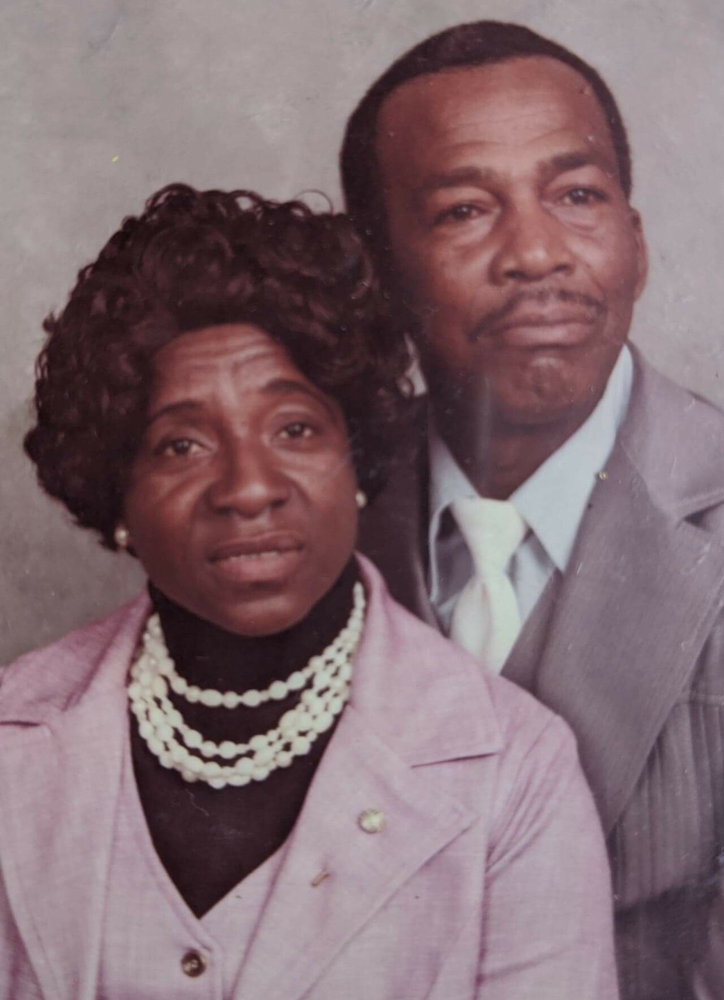 Louise Robinson-Smalls Obituary October 6, 2022 - Divinity Mortuary, LLC, image size:1483x2048