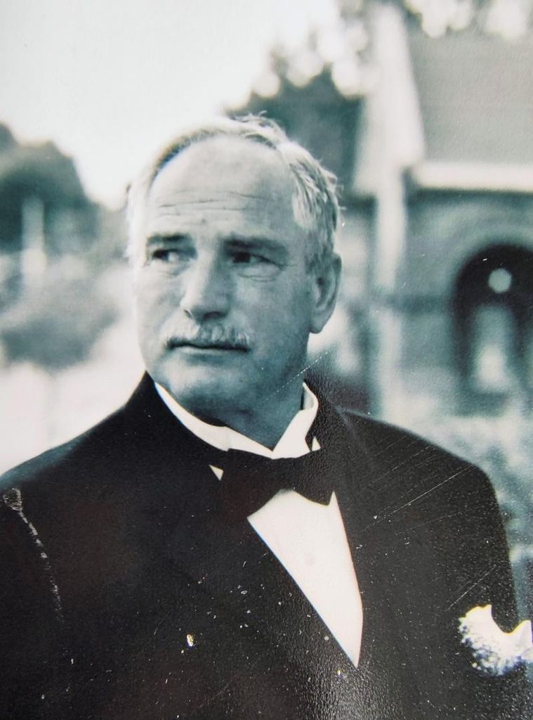 Tom J. Bloomfield Profile Photo