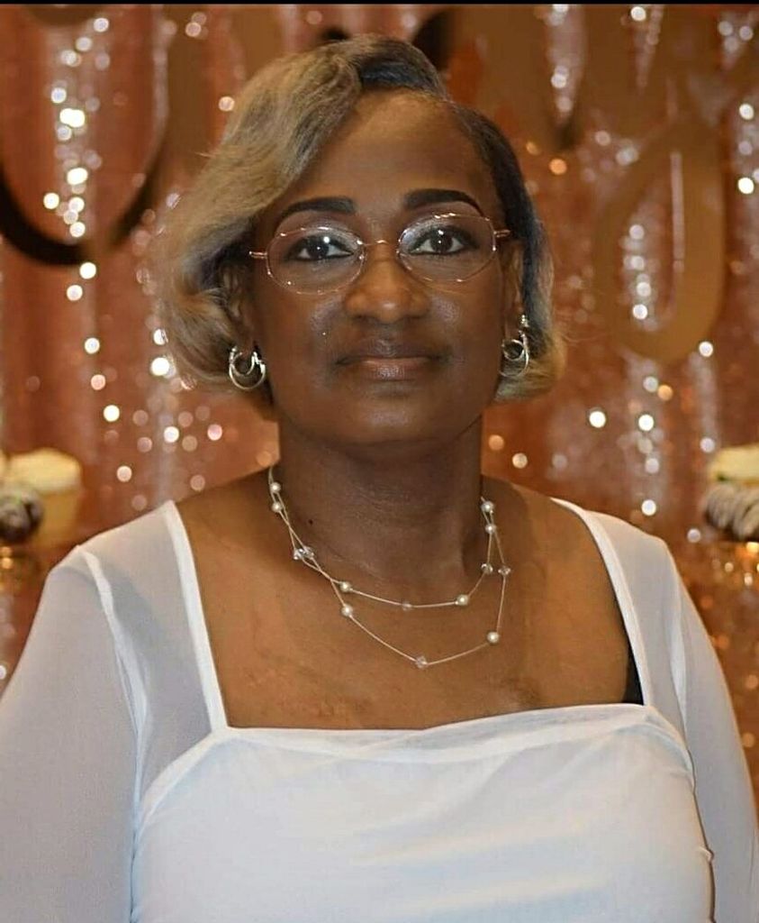 Loria Young Profile Photo