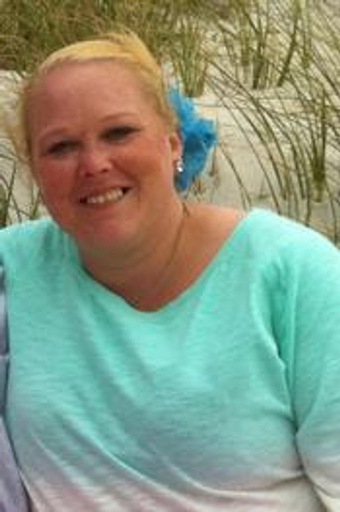 Tara Daniele' Wright