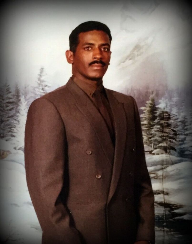 Jose M Lachapel