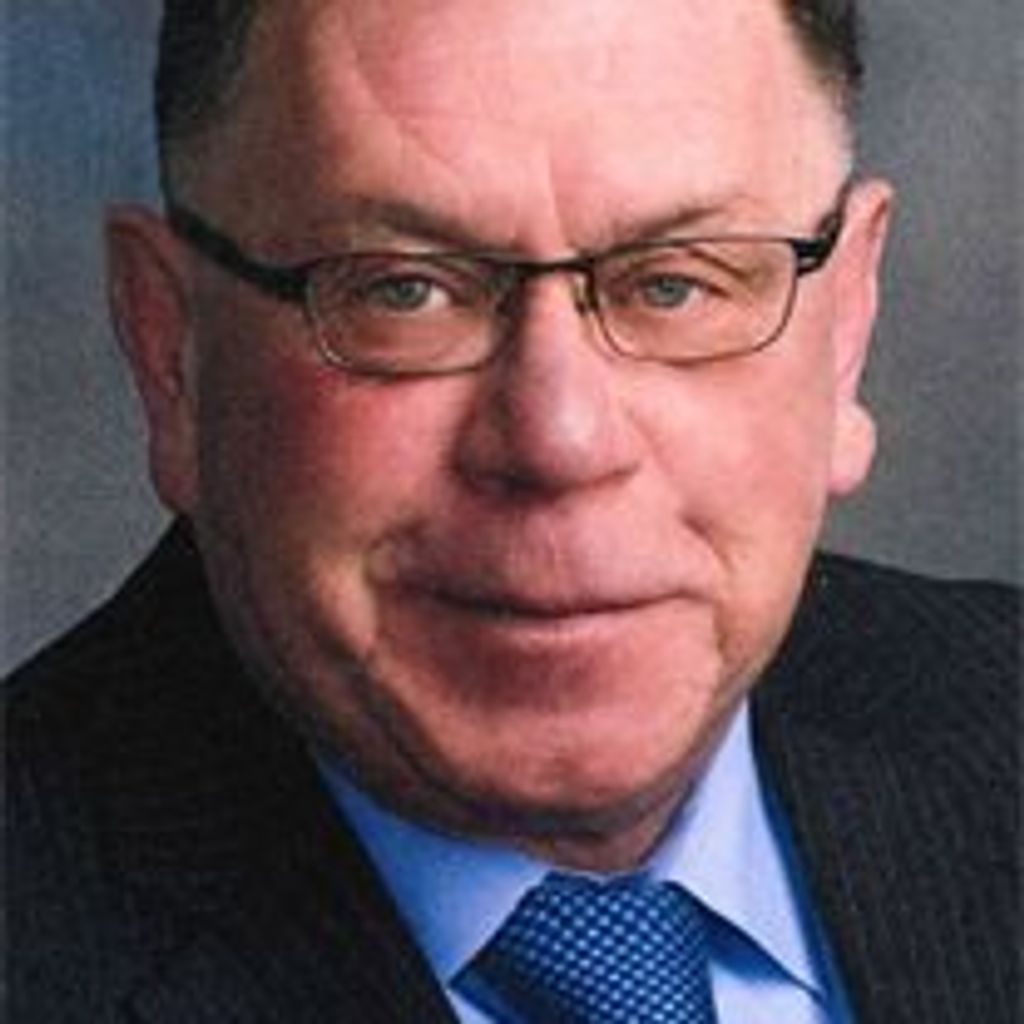 Walter Dobushak Profile Photo