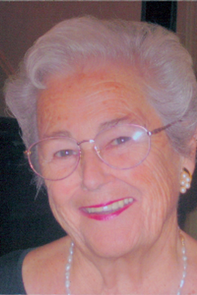 Louise MacKinnon Profile Photo