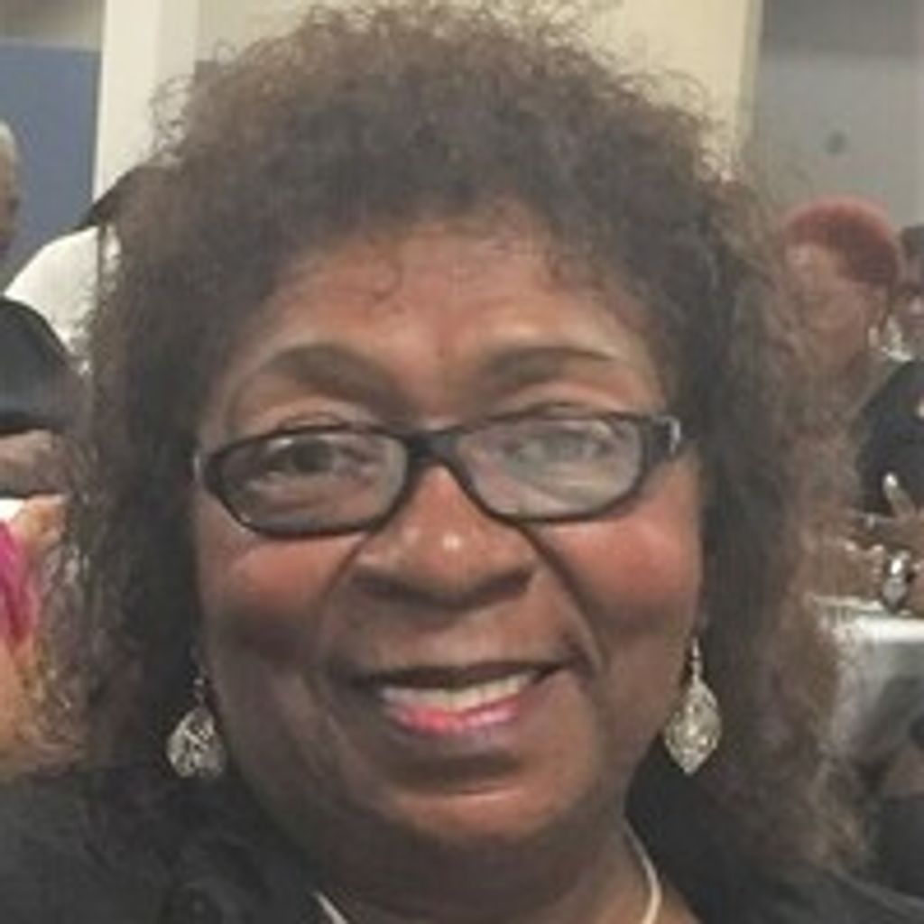 Annie Russell Stray Profile Photo