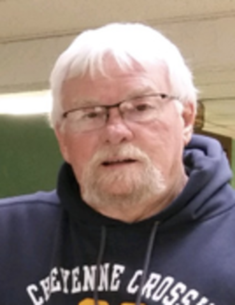 Robert  Eugene Lindsay