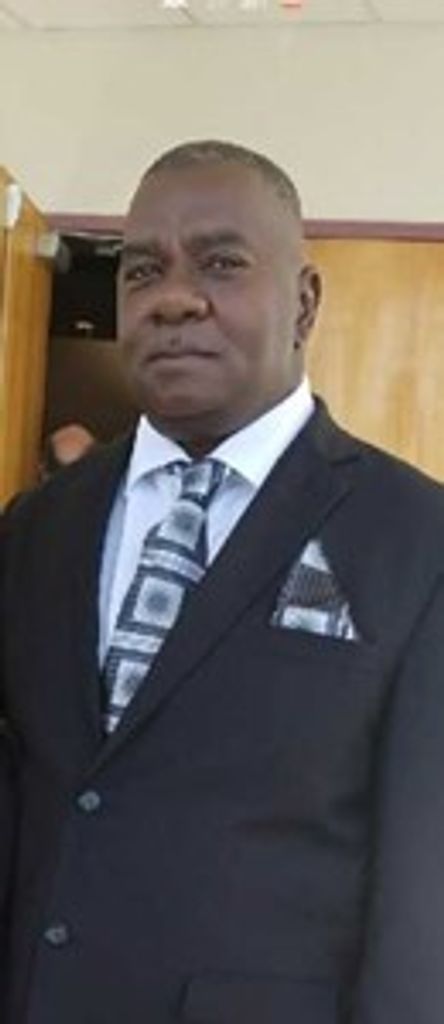 Stephen Hunter Profile Photo