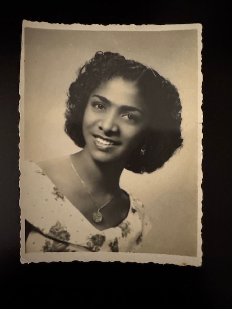 Maria Teresa Diaz Profile Photo