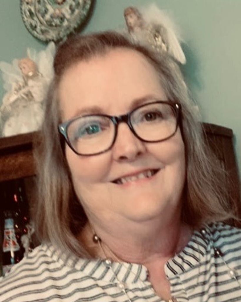 Janet Luxich Wiggins Profile Photo