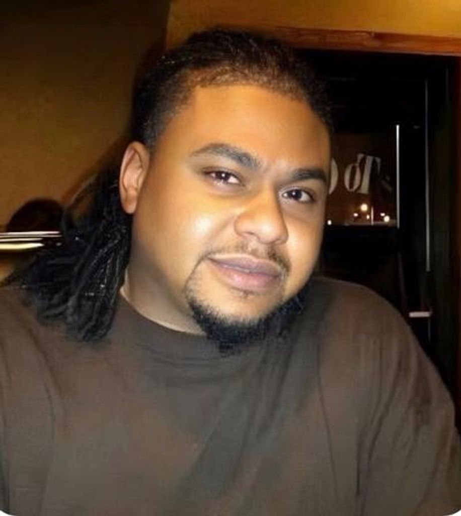 Renaldo Moore Profile Photo