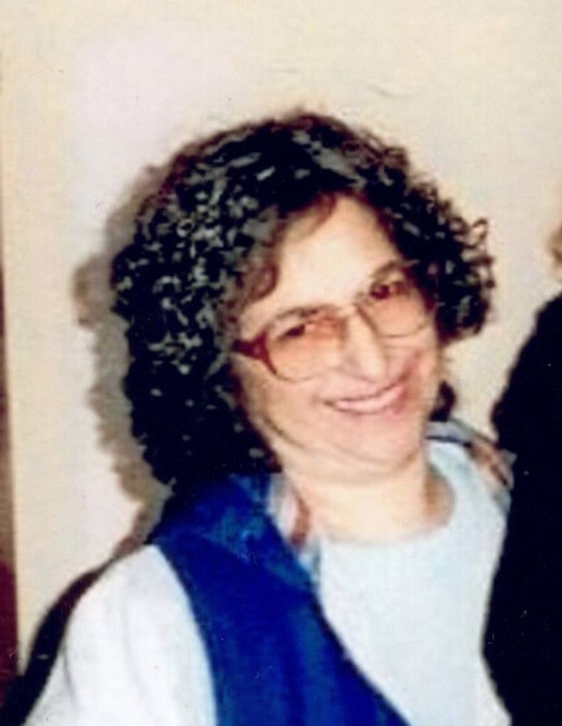 Caroline M. Daichendt