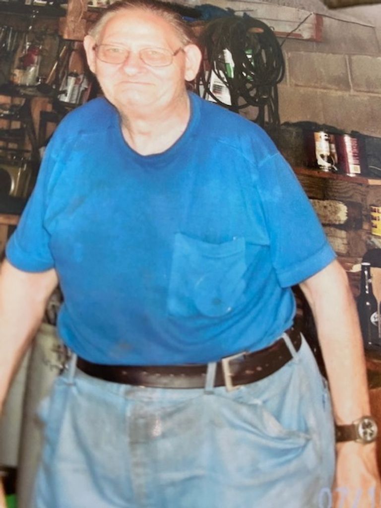 Leslie T. "Tom" Hughes Profile Photo