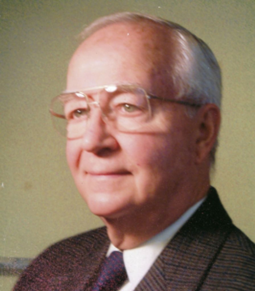 Bruce Macdonald Profile Photo