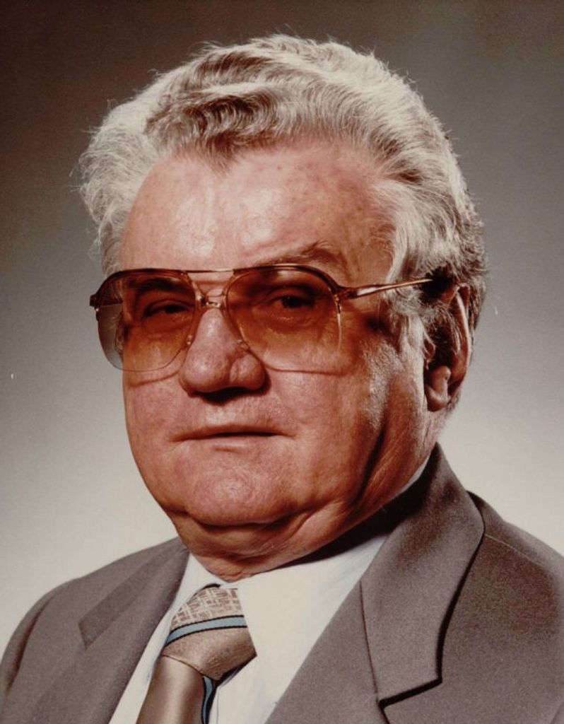 Ernst W. Schwiderski Profile Photo