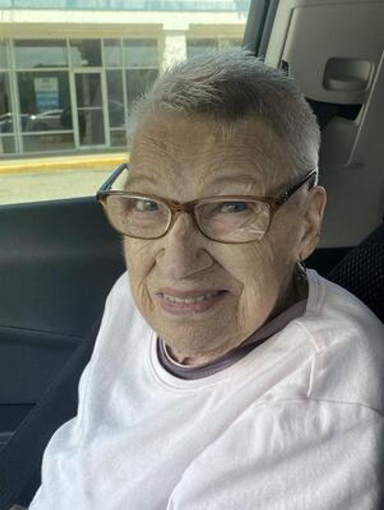 Ilse Lewis Profile Photo