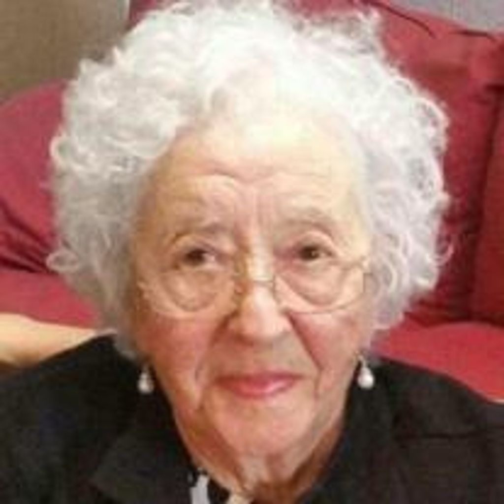 Velia Estrada de Reyes