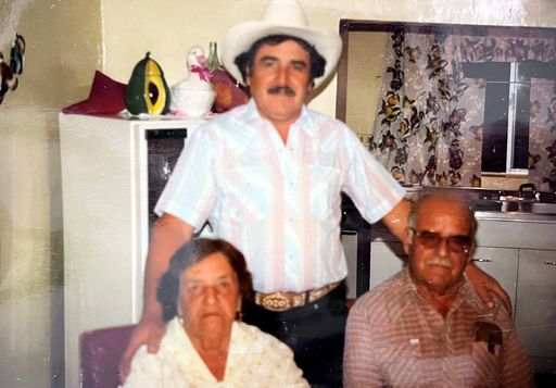 Jose Saenz photo gallery thumbnail 14 of 63