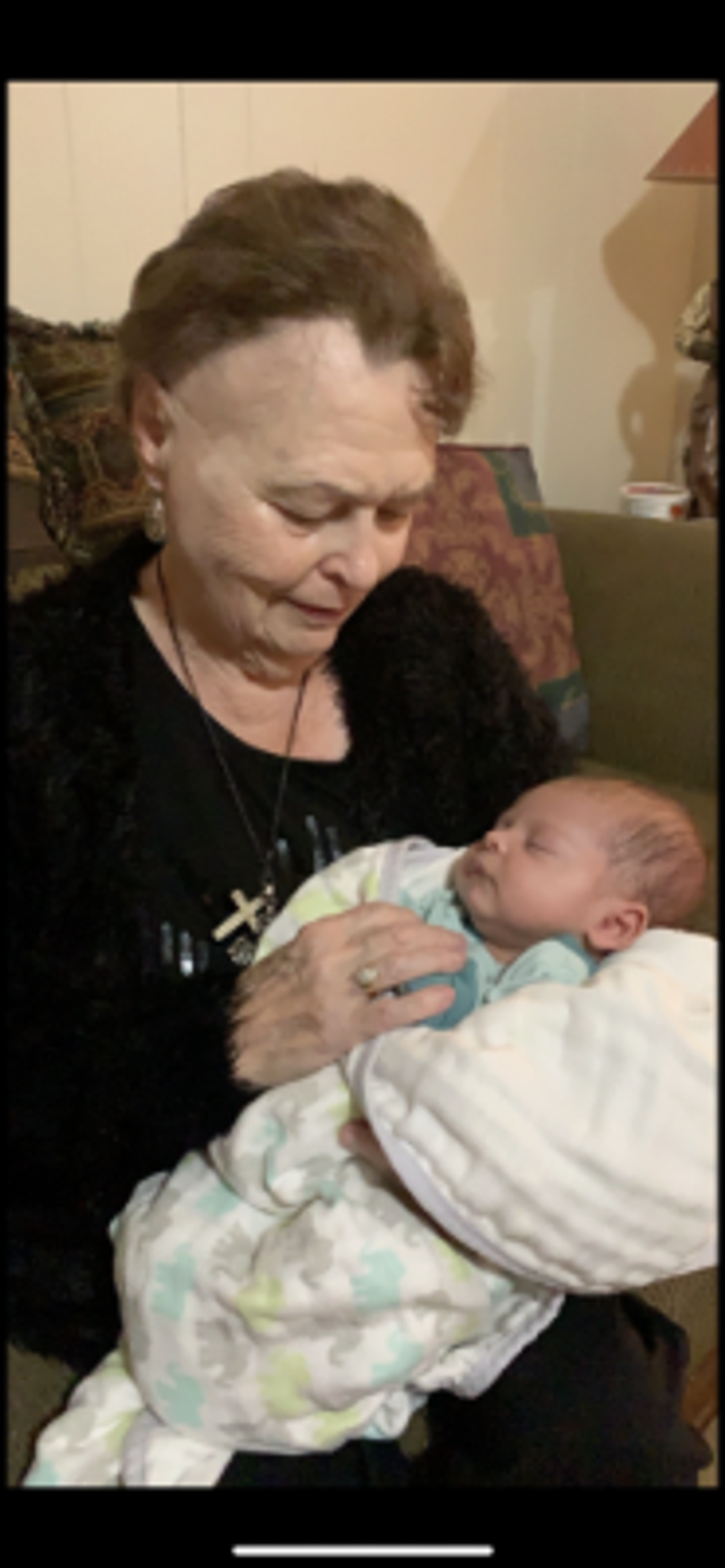 Bell Dwine Noey photo gallery image 1 of 1