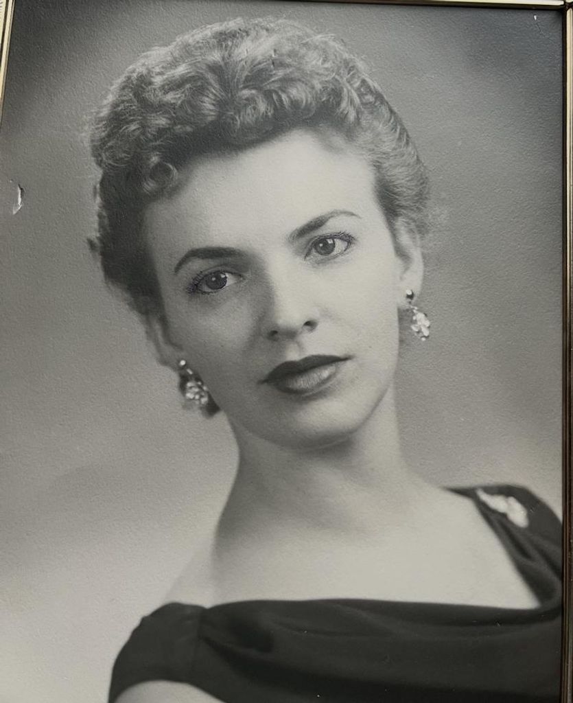 Loni Lucie Buechter Profile Photo