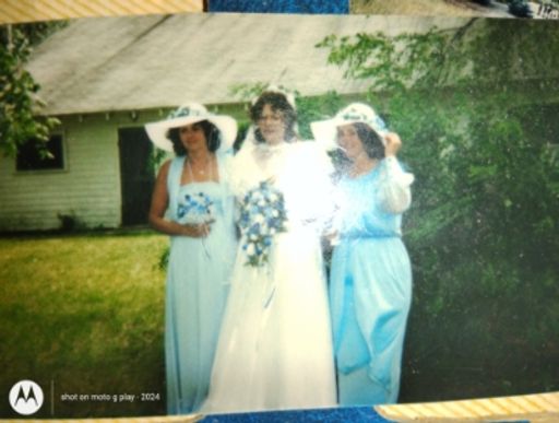 Wendy L Anderson photo gallery thumbnail 12 of 75