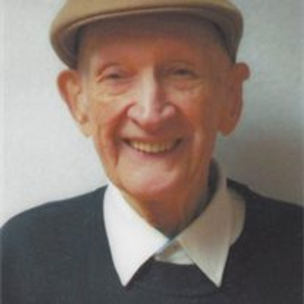 Maxie J Moskal