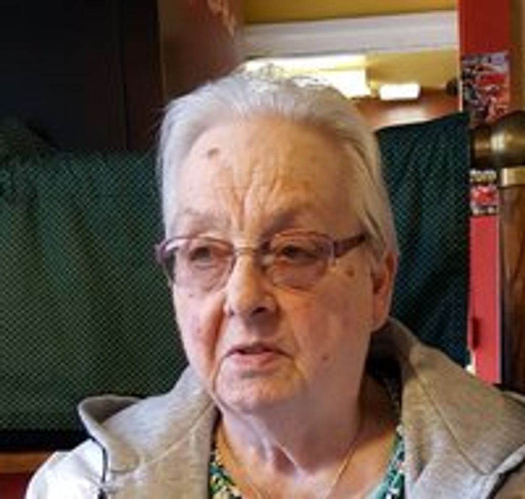 Janet  Hallock