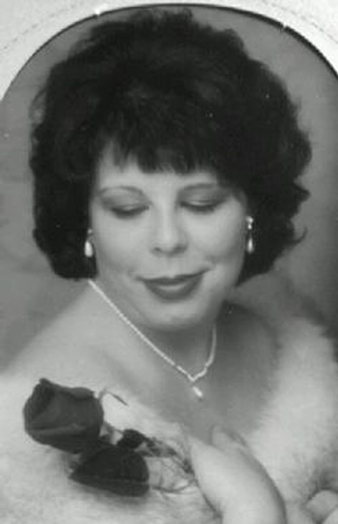 Nikki Garrett Profile Photo