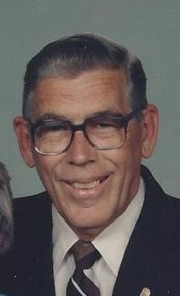 Max Lyndal Collins