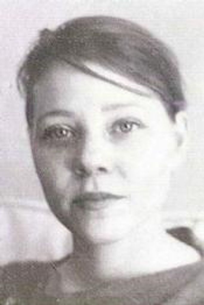 Carolyn Elaine Hyland